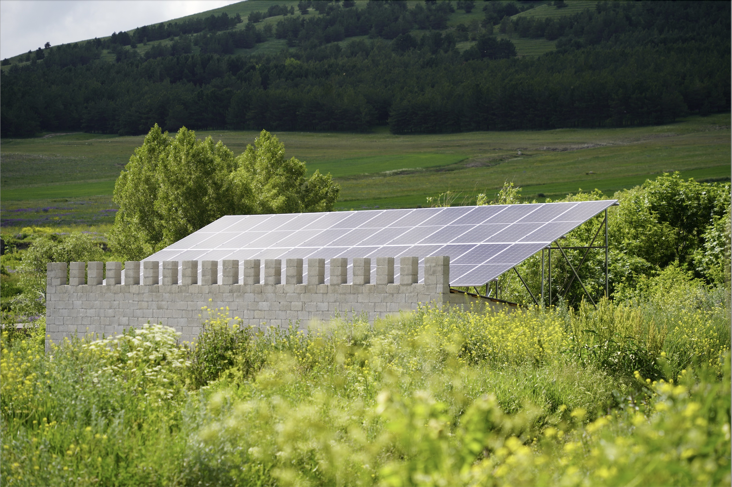 A solar station in a farm. Photo: WFP/Mariam Avetisyan