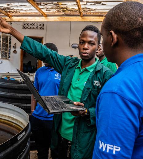 A visit to Urban Greens, an organization who has developed a decentralized, soil-less, micro-farm concept based on aquaponics in Kampala, Uganda. © WFP/Silvia Sironi
