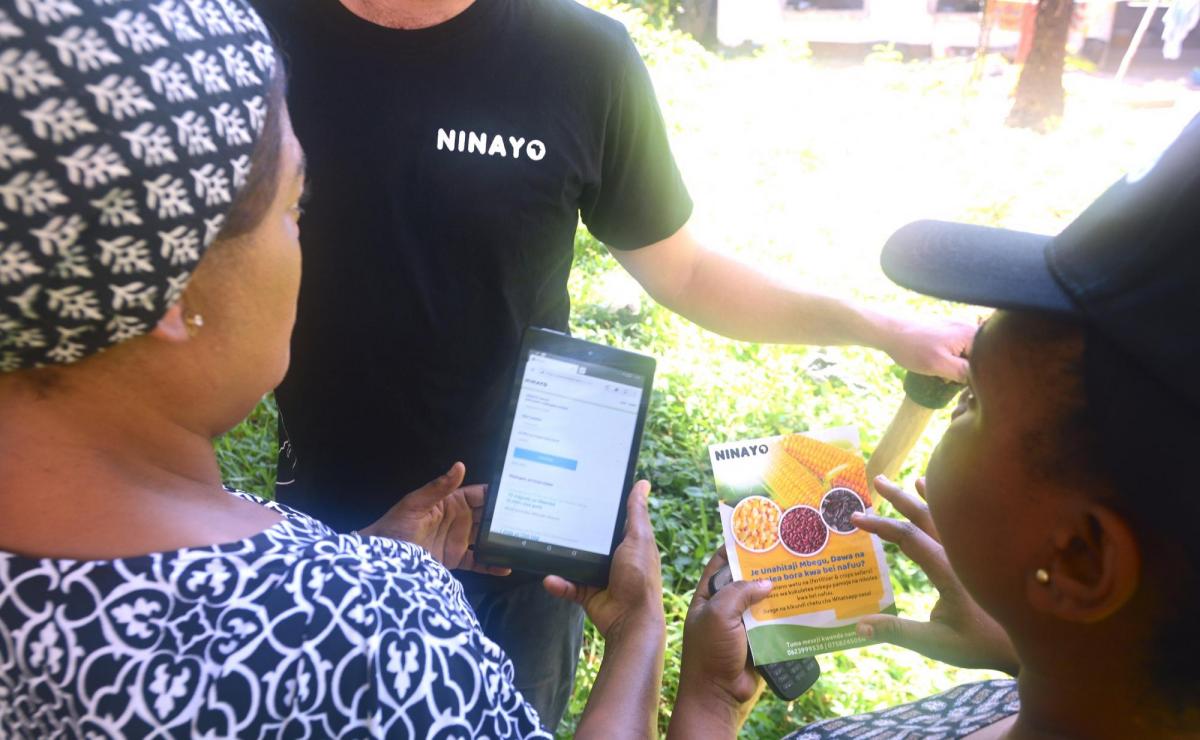 NINAYO users with a device and seeds